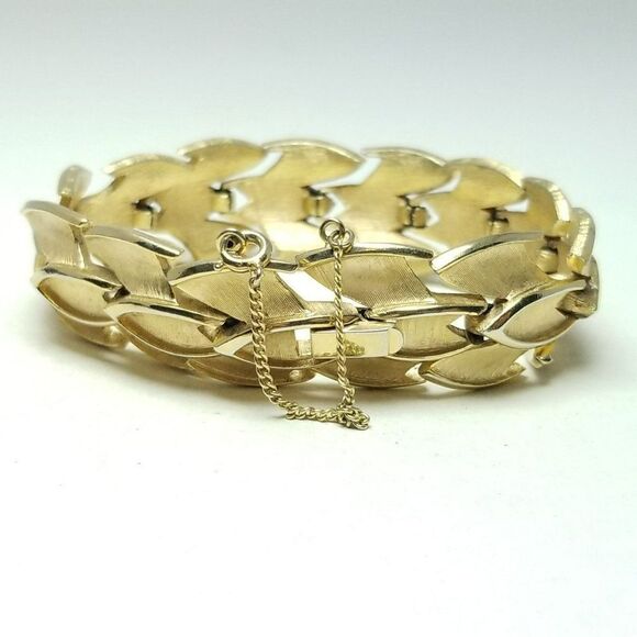 Vintage Crown Trifari Gold Tone Panel Chain Bangle Bracelet, Retro 60s 70s Style - Picture 3 of 6